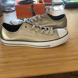 Converse Chuck Tailor low tops